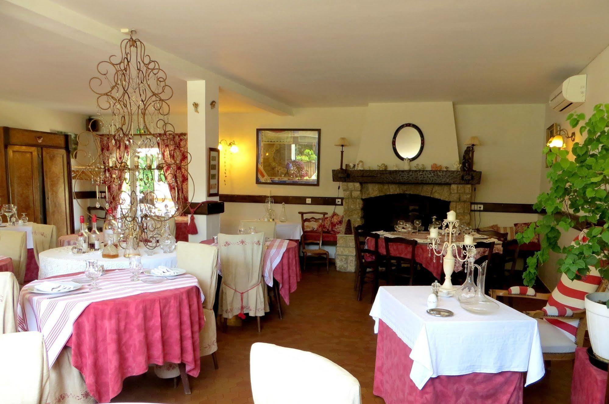 Logis Hotel Le Clos Pite Préchacq Exterior foto